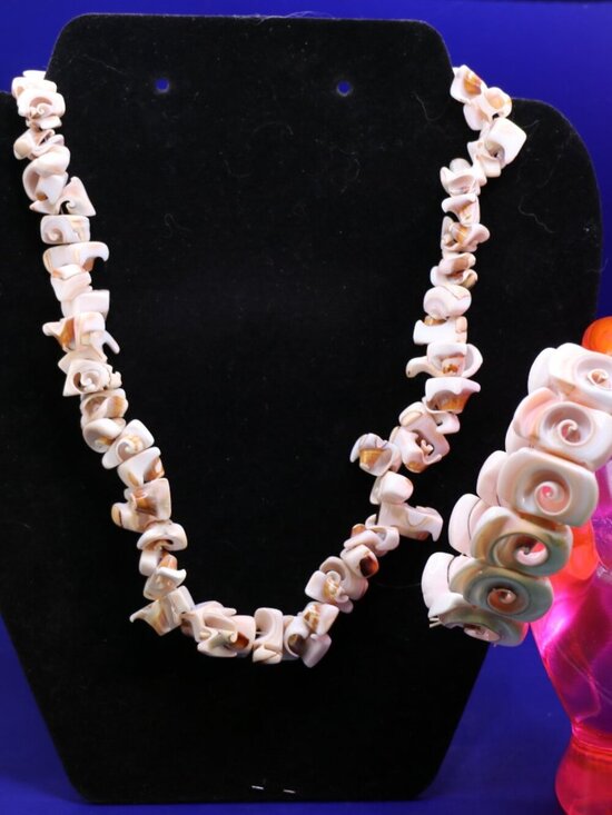 Source Unknown Jewelry - Vintage 1970"s Luanos Style Necklace Paired W/Vintage Surfer Bracelet